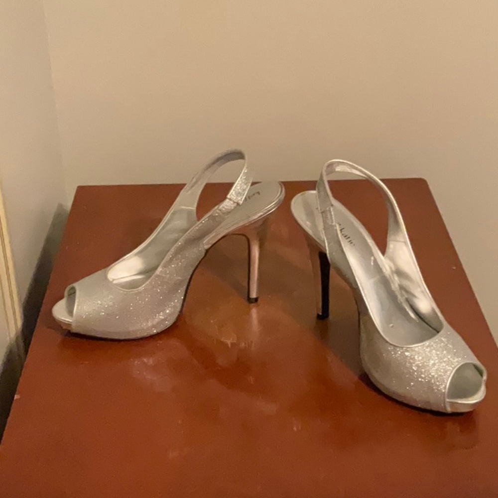 Shoes - Picture 2 of 3